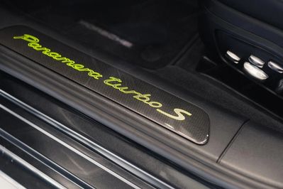 Porsche Panamera Turbo Hybrid