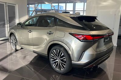 Lexus RX 350h Omotenashi