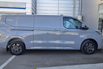 Ford Transit Custom 320 L2H1 Limited A8