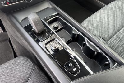 Volvo V60 B3 B Momentum Pro