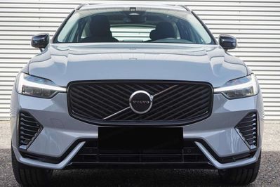 Volvo XC60 B5 AWD Plus Dark