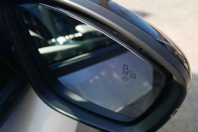 Peugeot 208 Allure e-DCS6  1.2 mHEV