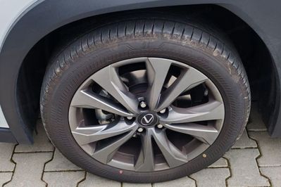 Lexus UX 300h F Sport Design 2.0 Hybrid Dynamic Force