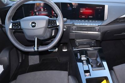 Opel Astra GS 1.2 Turbo