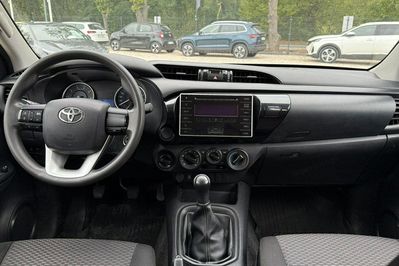 Toyota HiLux Double Cab DLX 4x4