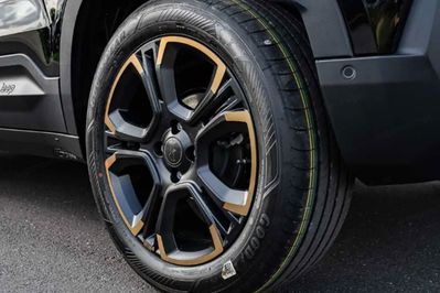Jeep Avenger Anniversary 1.2 MHEV AT6