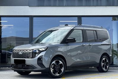 Ford Tourneo Courier Trend Elektryczny A1