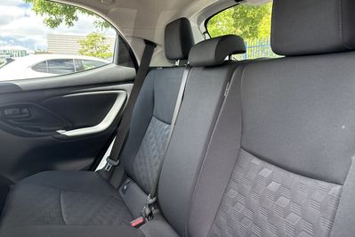 Toyota Yaris Comfort  1.5 Hybrid