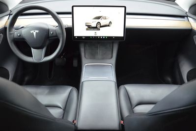 Tesla Model Y Long Range AWD