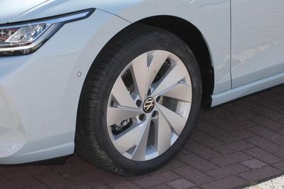 Volkswagen Golf Life Plus 1.5 eTSI mHEV DSG
