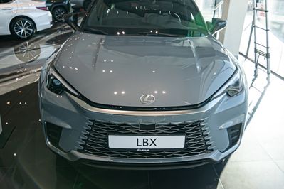 Lexus LBX Emotion 1.5 Hybrid