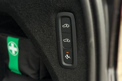 Volvo XC90 T8 AWD Plug-In Hybrid Plus Dark 7os