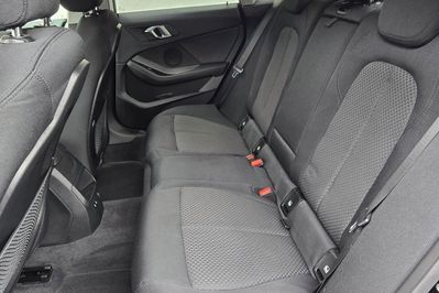 BMW Seria 2 218i Advantage aut