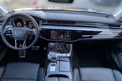 Audi A8 S8 TFSI quattro