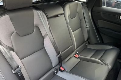 Volvo XC60 B5 B AWD Plus Black Edition