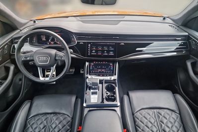 Audi Q8 55 TFSI mHEV quattro Tiptronic