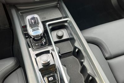 Volvo XC60 B5 B AWD Plus Dark