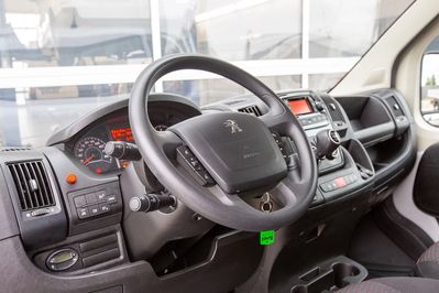 Peugeot Boxer Kontener 8EP + Winda