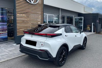 Toyota C-HR GR Sport 2.0 Hybrid Dynamic Force Plug-in