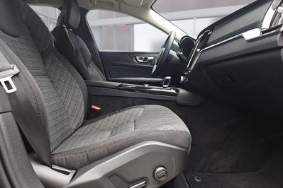 Volvo V60 T6 AWD Plug-In Hybrid Core