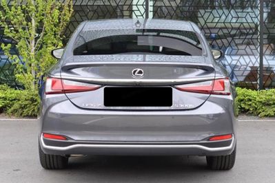 Lexus ES 300h Business Edition 2.5 E-CVT