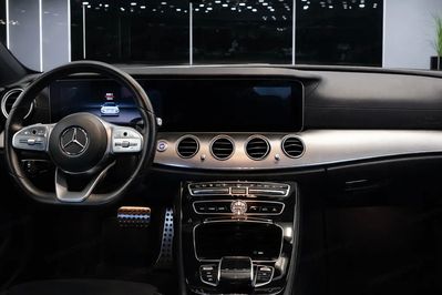 Mercedes Klasa E 220 d 4MATIC AMG Line