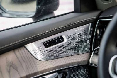 Volvo XC90 T8 AWD Plug-In Hybrid Ultra Dark