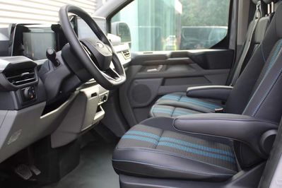 Ford Transit Custom 320 L2H1 Sport A8
