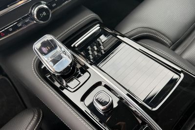 Volvo V90 T6 AWD Plug-In Hybrid Plus Dark