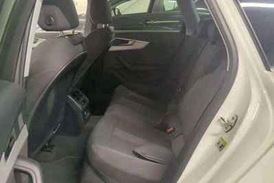 Audi A4 35 TFSI mHEV S Line S tronic