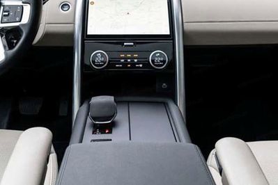 Land Rover Discovery V 3.0 D250 Dynamic SE