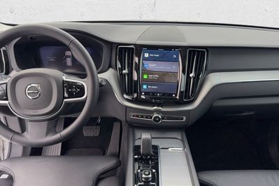 Volvo XC60 B5 B AWD Plus Dark aut