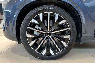 Volvo XC90 B5 AWD Ultra Bright