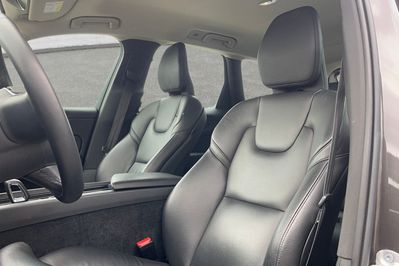 Volvo XC60 B4 B Plus Bright