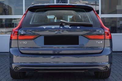 Volvo V90 T6 AWD Plug-In Hybrid Plus Dark