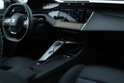 Peugeot 308 Allure EAT8 1.5 BlueHDi