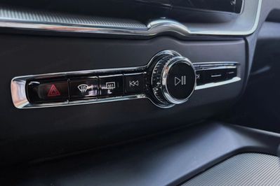 Volvo XC60 T8 Plug-In Hybrid AWD Ultra Black Edition