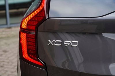 Volvo XC90 B5 AWD Plus Bright