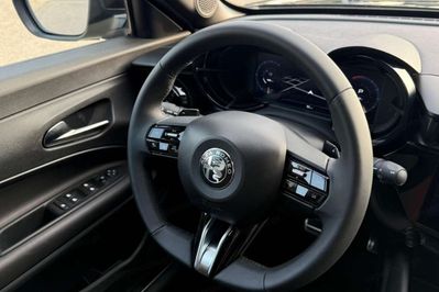 Alfa Romeo Junior 1.2 Ibrida Ti