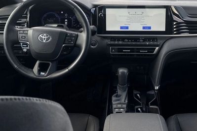 Toyota Camry 2.5 Hybrid Dynamic Force Prestige e-CVT
