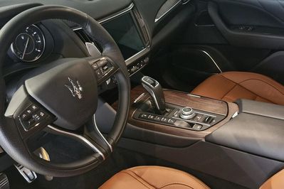 Maserati Levante GT AWD Nerissimo Sport