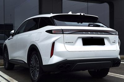 Omoda 9 1.5 Super Hybrid Exclusive AWD