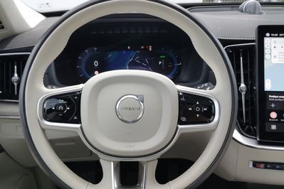 Volvo XC90 T8 AWD Plug-In Hybrid Ultra Bright