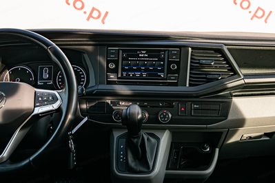 Volkswagen Caravelle T6.1 L2H1 AT