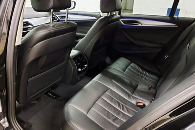BMW Seria 5 540i GPF xDrive Luxury Line aut