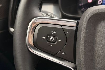 Volvo XC40 B3 Plus Dark
