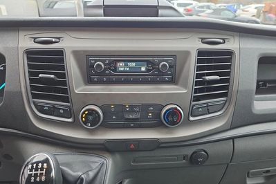 Ford Transit 350 Kontener + Winda