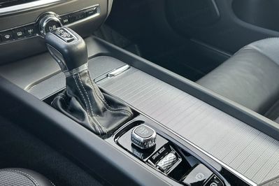 Volvo V60 D4 R-Design