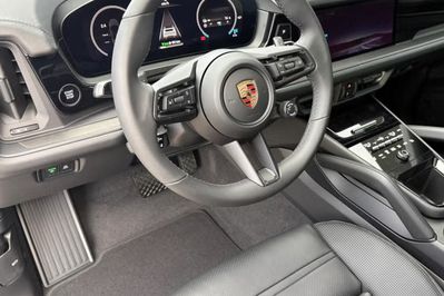 Porsche Cayenne Coupe E-Hybrid Black Edition