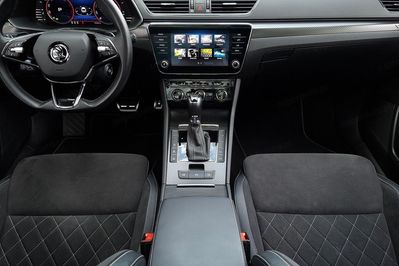 Skoda Superb TDI SCR 4X4 Sportline DSG